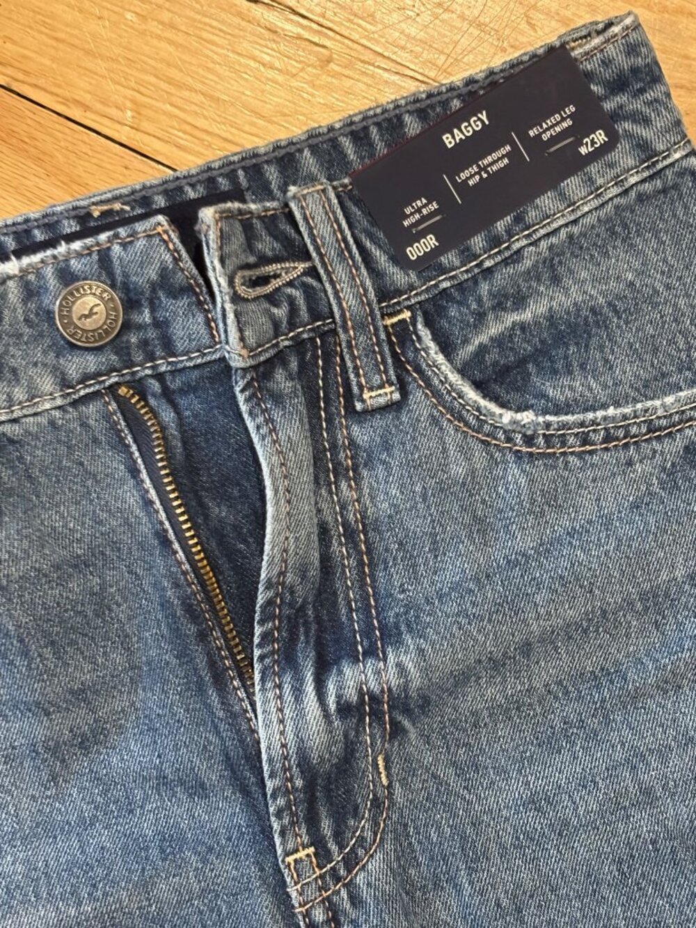 Hollister Ultra High-Rise Baggy Jeans